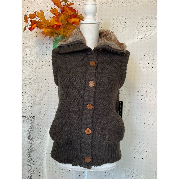 Black Rivet Sweater Vest Glll size XL JR with Faux Collar & Fleece Lined SALE❗️ - Picture 15 of 15